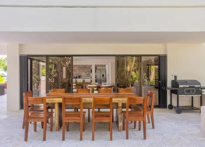 Casa Playa - Luxury Beachfront